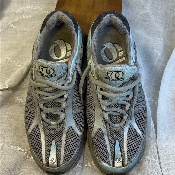 Pearl Izumi run like an animal running shoes - Picture 14 of 14